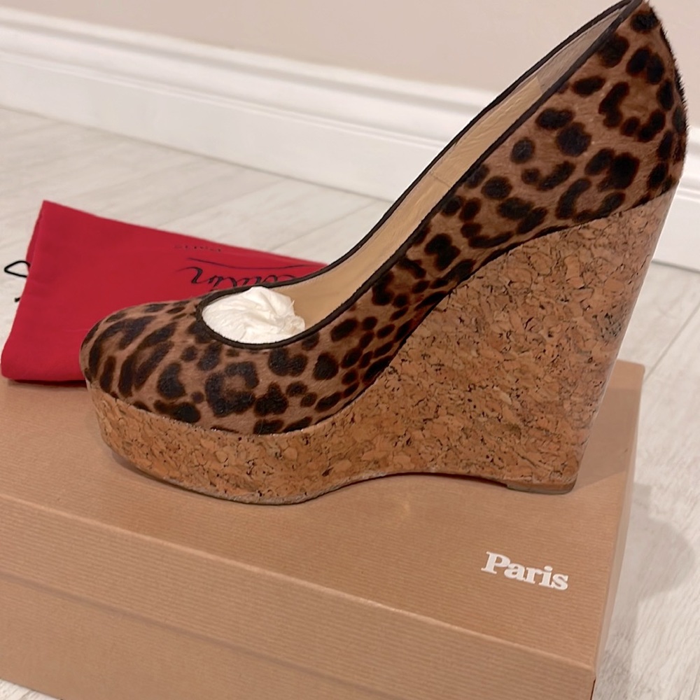 Christian Louboutin 140 leopard Wedge - 39